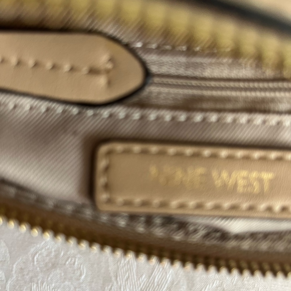 Nine West - Picture 8 of 8